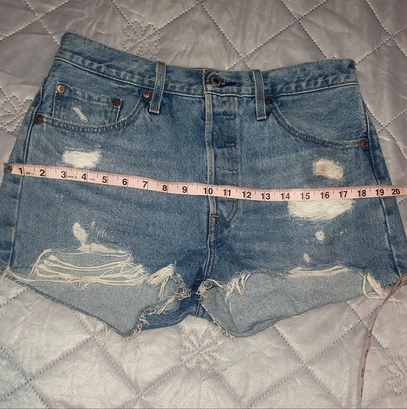 Levi's Blue Distressed Jean Shorts. High Rise, And Buttonfly Closure. Size 27 - Picture 9 of 12